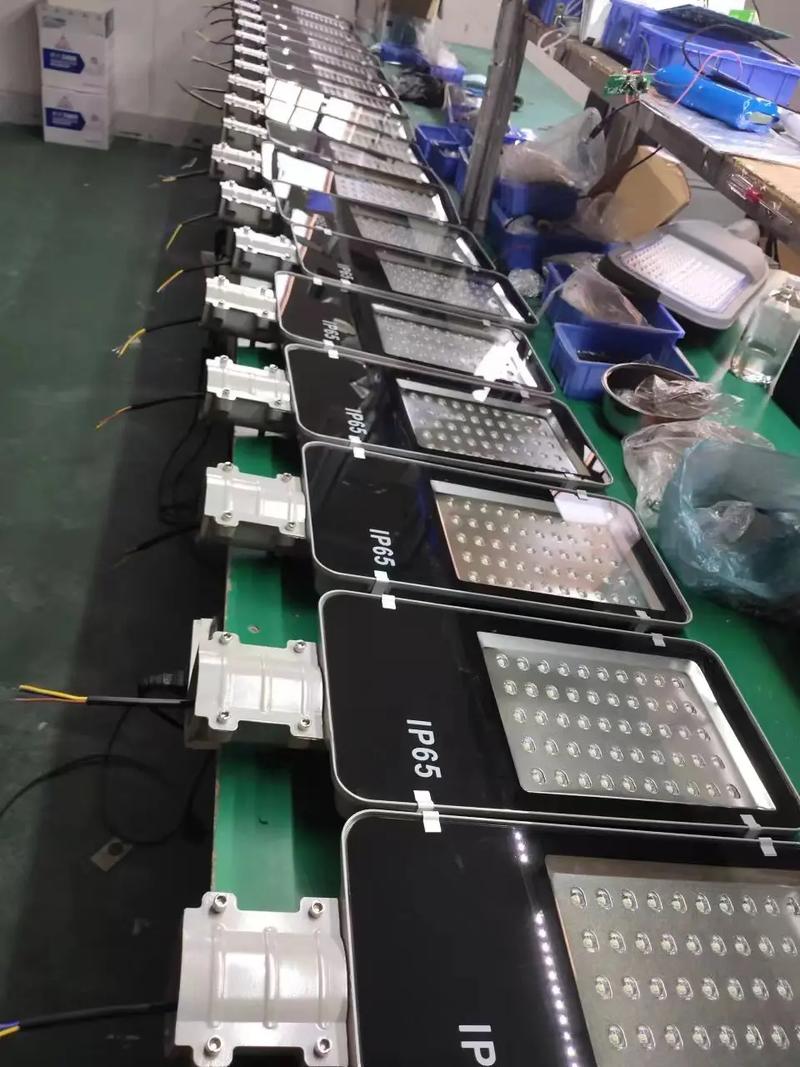 太阳能与市电路灯及监控系统开发 一体化解决方案助力现代照明与安防